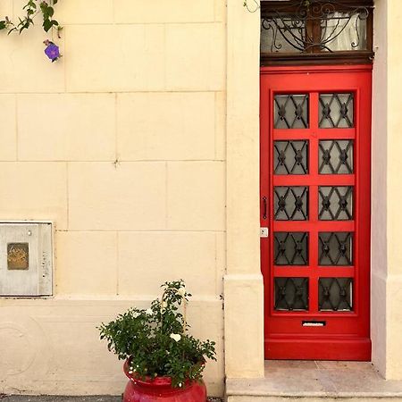 Le Donjon De La Roquette Apartment Arles Exterior photo